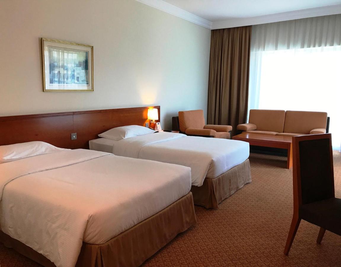Copthorne Airport Hotel Дубай Екстер'єр фото