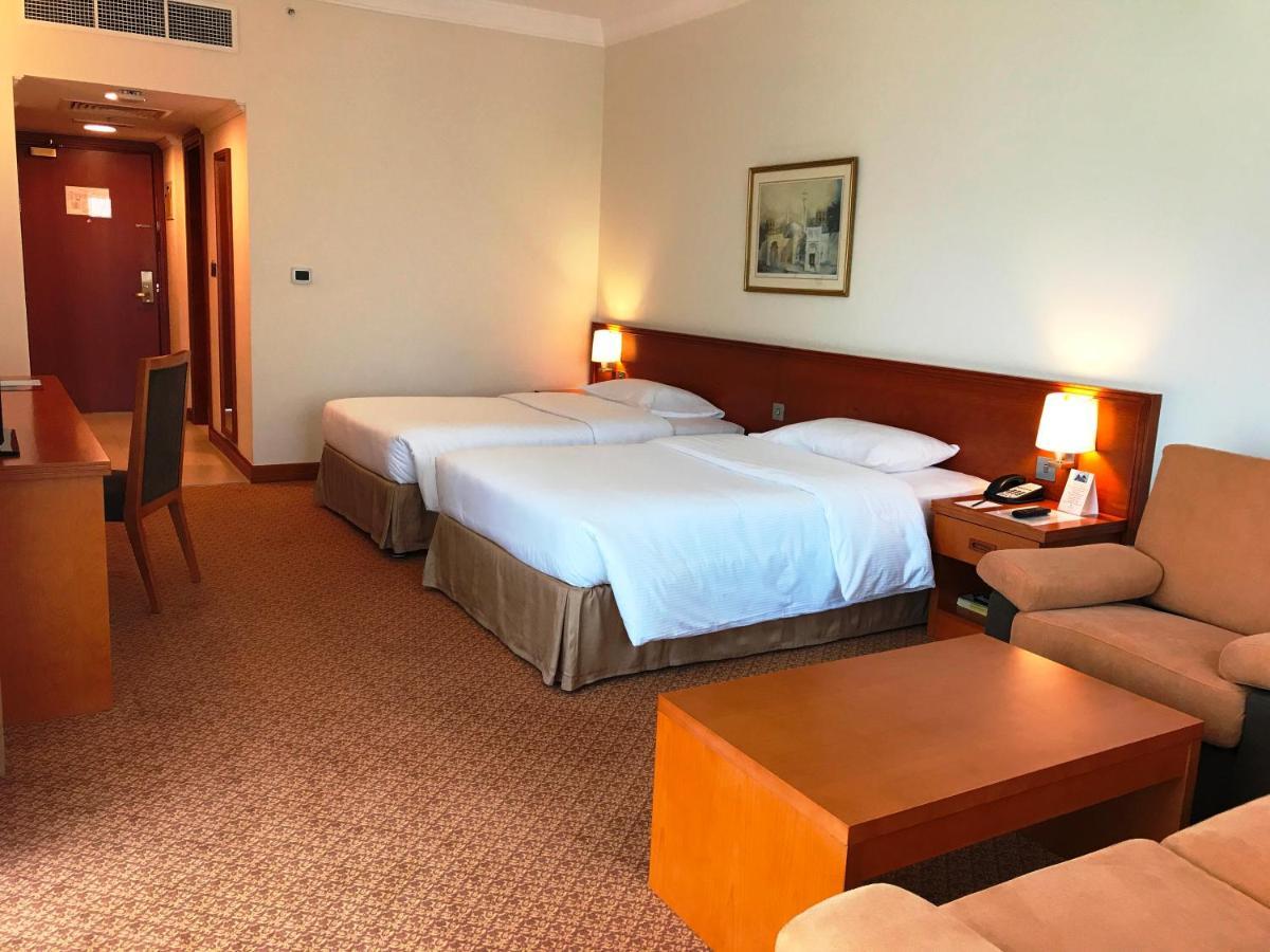 Copthorne Airport Hotel Дубай Екстер'єр фото